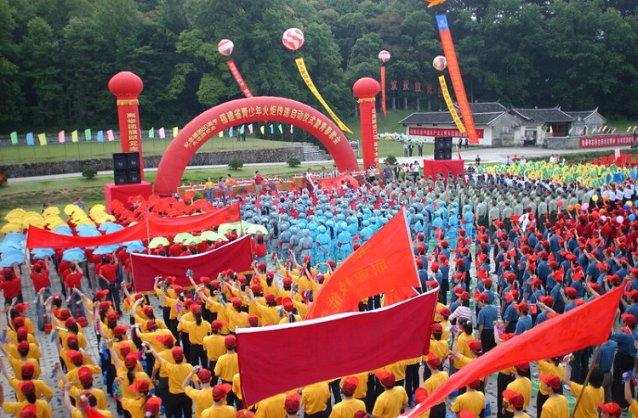 福州首条温泉主题水街开放 整条溪都是温泉水